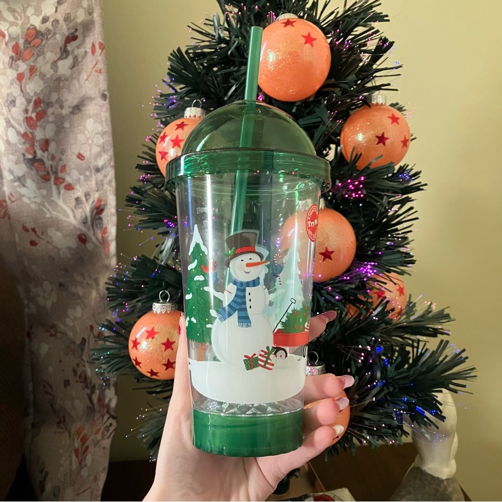 NEW LIGHT UP CHRISTMAS SCENE CUP - Picture 6 of 8